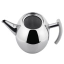 Rustfri tekanne med fint aftageligt si til brygning af løs te. Blank spejloverflade. Oval form med lang næb. 3