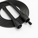 Rychlostní švihadlo MOGOLD s PVC lanem 3 m Bavlněné jádro Ergonomické protiskluzové rukojeti Pro děti i dospělé 3