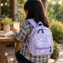 Sac à dos pour enfants avec impression intégrale de licornes et d'arc-en-ciel avec deux poches zippées et des bretelles réglables ainsi qu'une poignée de transport 4