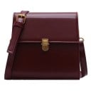 Sac à main crossbody pour femmes en cuir PU Forme carrée avec rabat Fermeture en métal Sangle réglable avec mousquetons Dimensions 18,5 x 5