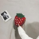 Sac à main crossbody pour femmes en forme de fraise Rouge brillant avec bandoulière en chaîne Fermeture éclair Cuir PU et polyester 18 x 16 x 6 cm 4