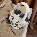 Sac à main en forme de panier en simili cuir avec impression colorée de lettres Deux poignées Sangle amovible pour l'épaule Fermeture métallique 6