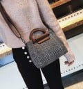 Sac à main et bandoulière pour femme 20 x 17 x 10 cm Motif à carreaux Anses arrondies solides Bandoulière amovible et réglable Pieds 1