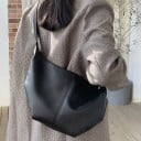 Sac à main pour femme en forme de croissant Doux et spacieux Fermeture éclair Bandoulière avec boucle Cuir PU et polyester 31 x 11 x 20 cm 3