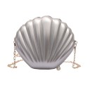 Sac à main pour femmes en forme de coquillage 19 x 7 x 18 cm Surface plastique brillante Bandoulière en chaîne Oeuf décoratif 5