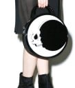 Sac rond pour femmes avec impression de tête de mort dans un croissant de lune Sac noir et blanc à porter à la main ou en bandoulière avec sangle 2