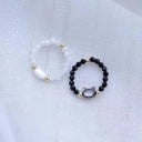 Sæt af 2 elastiske perleringe med kattemotiv, sort og hvid variant i par, fine legende accessories til to personer 2