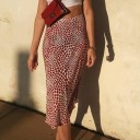 Saia feminina com padrão de corações 1