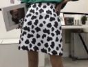 Saia mini feminina com manchas 1