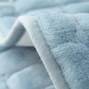 Sametowy pokrowiec na sofę antypoślizgowy 110 x 110 cm flanelowy i pluszowy w kratkę pikowany pokrowiec na kanapę i sofę do salonu 25