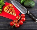 Santoku-veitsi, valmistettu Damaskoksen teräksestä C293 1