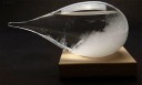 Sateenlasillinen, pisaran muotoinen Säänilmaisin nesteen kiteiden mukaan Lasikoriste puupohjalla 12 x 6 cm 4