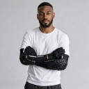 Schützer für Ellenbogen für Motorrad und MTB mit geformtem Schutzschild in elastischem Sleeve über Unterarm und Arm in Schwarz für Motorradfahrer 2