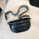 Schwarze Damen-Gürteltasche 24,5 x 14,5 x 8 cm Stylische Crossbody-Tasche aus Kunstleder Modische Schultertasche Verstellbarer Riemen Doppelte Reißverschlüsse 5