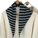 Sciarpa da donna a forma triangolare Sciarpa a righe calda in poliestere, lana, acrilico, viscosa e nylon Accessorio moda moderno per autunno 5