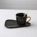 Set da tè in ceramica tazza 260 ml con piattino e cucchiaino Manico dorato e scritta decorativa Piattino allungato 20 x 14 cm con spazio 2