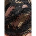 Set de lenjerie intimă pentru femei, sutien negru semi-transparent cu armătură și model brodat cu pene și chilot cu bretele ajustabile 8