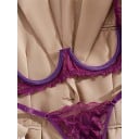 Set de lenjerie intimă pentru femei, violet, din dantelă, cu sutien cu cupe deschise și bretele volănașe și tanga cu deschidere în zona intimă 4