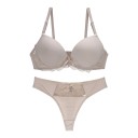 Set de lenjerie pentru femei din două piese, sutien cu cupe modelate netede și dantelă și tanga cu dantelă și fundiță 9