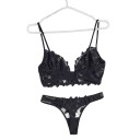 Set di biancheria intima da donna con reggiseno a scollatura a V tra i coppe e fiori ricamati e perizoma con ricamo floreale e fianchi in rete 11