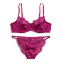 Set di biancheria intima da donna con reggiseno con ferretto e bordo in pizzo e slip con pizzo ai lati e spalline regolabili 2