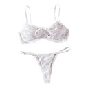 Set di biancheria intima da donna con reggiseno in pizzo con ferretto e cuore metallico al centro e perizoma con spalline regolabili ai lati 7