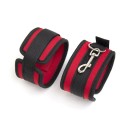 Set di manette e cinghie per giochi BDSM da legare al letto, taglia regolabile, confezione discreta per comfort e privacy 5