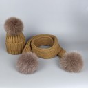 Set invernale da donna con berretto e sciarpa 12