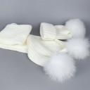 Set invernale da donna con berretto e sciarpa 1