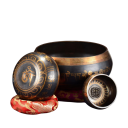 Set med tibetanska sångskålar 8,5 cm med tibetisk skrift, kudde och läderklubba för meditation, yoga, avkoppling, healing av chakran och bön 9