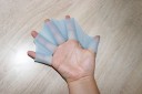 Silikonefinner mellem fingrene 4