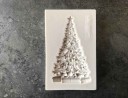 Silikonová 3D forma na pečení ve tvaru vánočního stromku s hvězdou a dárky Snadné tvarování a vyjmutí výrobku Rozměr formy 7,8 x 5 cm 2