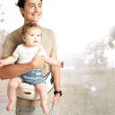 Silla infantil para el regazo de los padres, fabricada en poliéster resistente. Capacidad de carga: 18 kg. Silla infantil portátil negra para viajes, senderismo y excursiones. 2