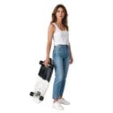 Skateboard cruiser z uniesionym nosem i tail'em Długość 82,6 cm Antypoślizgowy grip Czarno-biały z czarnymi kołami Do miasta i ścieżek rowerowych 2