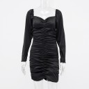 Skinnende kjole med off-shoulder-detaljer 8