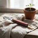 Skládací očkovací nôž 19,5 cm s odchlipovačem kôry Kovová čepel a hnedá drevená rukoväť Pre očkovanie a roubovanie ovocných stromov 6