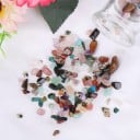 Skrzynka z surowymi minerałami Przykłady kamieni w przezroczystej skrzyneczce z czarną podstawą i etykietą z nazwą minerału Wymiary 4 x 3 x 2 cm 12