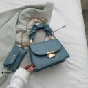 Small Women's Crossbody Bag Made of PU Leather with a Crocodile Pattern Gathered Handle and Chain in Gold Metal Fastening 17 x 13 x 8 cm 3