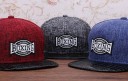 Snapback med bokseskrift J2260 4