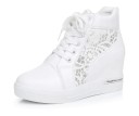Sneakers con zeppa e pizzo J1094 1