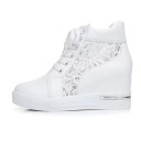 Sneakers con zeppa e pizzo J1094 4