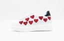 Sneakers da donna con cuori 1