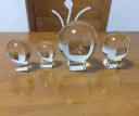 Socle en verre pour boules 3