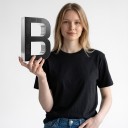 Solárne LED písmeno k číslu domu Svietiaci obrys písmena Výška 23 cm ABS plast Čierne prevedenie Na stenu domu plot aj bránu a pre iniciály 3