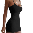 Sommerkjole med stropper og skulderrem. Bodycon-kjole over knæet. Elegant sommeroutfit til hverdag og fest. 1