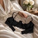 Soutien-gorge en dentelle pour femmes avec armatures et bonnets bas avec bordure ondulée et large bande en dentelle de couleur noire 3