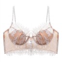 Soutien-gorge en dentelle pour femmes avec un bas allongé et des boutons décoratifs, avec des bonnets moulés et des bretelles 10