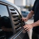 Spoilers για τα πίσω πλευρικά παράθυρα VW Golf 5, ζευγάρι αριστερό και δεξί, περσίδες για το πίσω τμήμα από ABS, εμφάνιση ανθρακονημάτων, Golf MK5 2