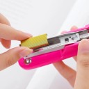 Sponky do sešívačky 800 ks 1,2 x 0,6 cm nerezová ocel barevné kancelářské náplně pro sešívání dokumentů a papírů 3