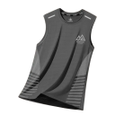 Športové pánske tielko Polyesterový materiál Výstrih do O Jednofarebné prevedenie Znak na prsiach Ľahký rovný strih Pre tréning a fitness 4